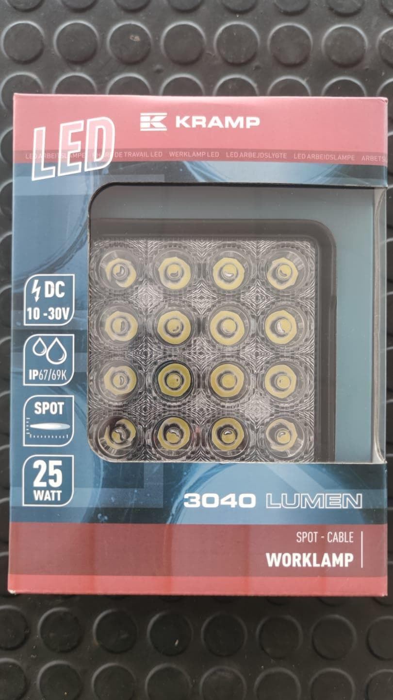 Faro de trabajo cuadrado de 9 LED- 60º - 10-30W - 1620 LUMEN - Imagen 1