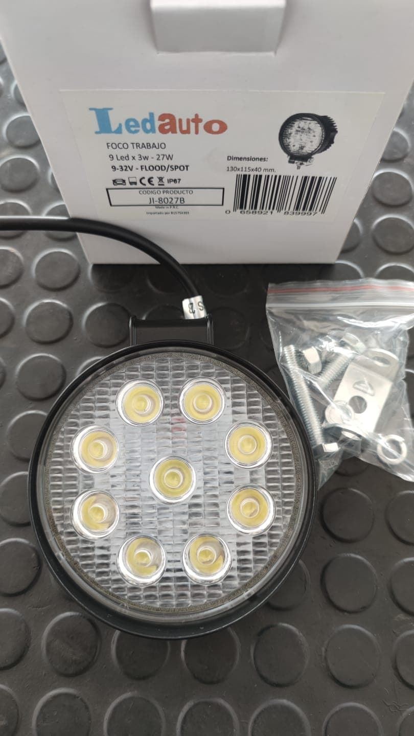 Faros de trabajo LED 25W 3040lm - campo más inmediato - Agrorepuestos